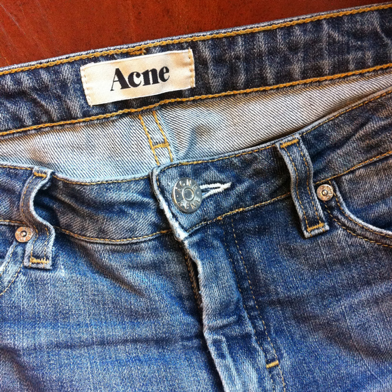 Jean Acne