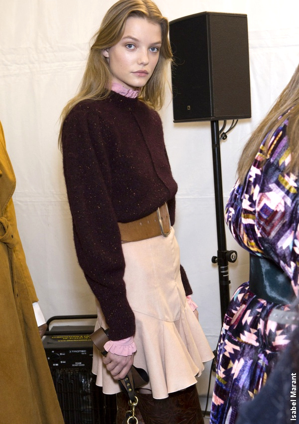 Le pull à manches bouffantes