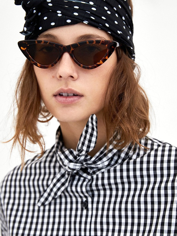 Chemise à col noué