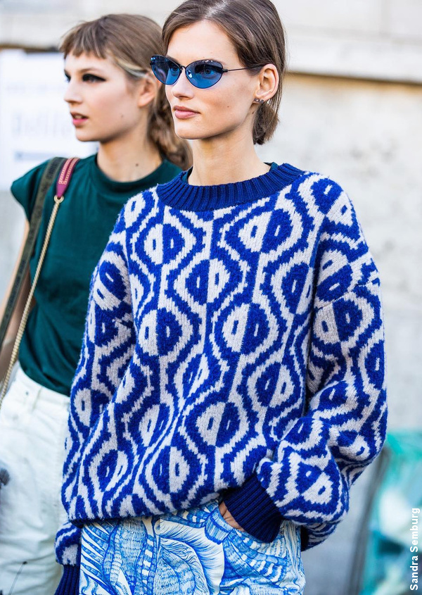 Pull à motifs géométriques