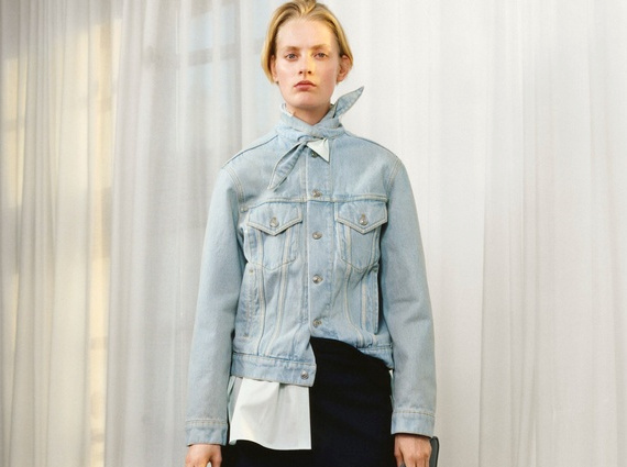 Le détail qui change tout #1 : le col foulard Balenciaga