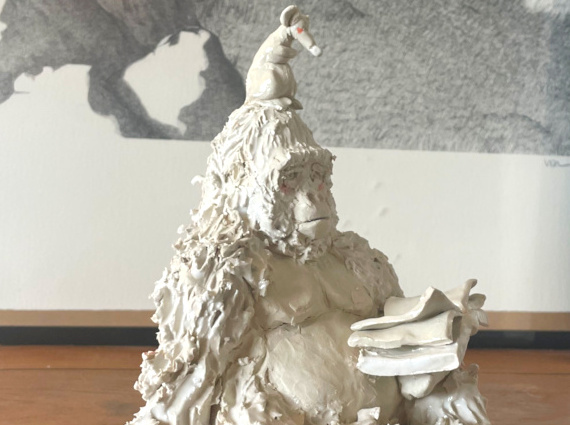 Abat-jour vivifiant, bois brut, tapisserie kitsch et autres lubies déco