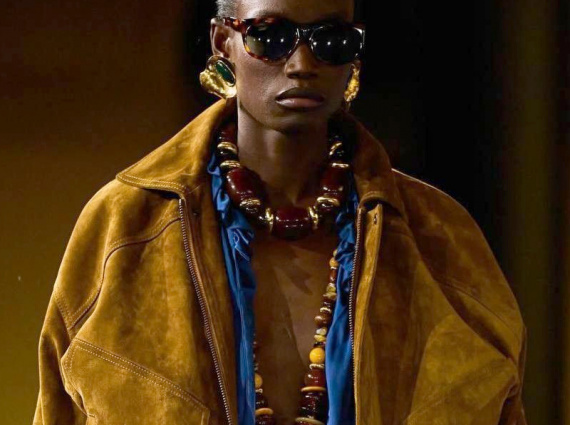 La femme Saint Laurent, le bon style