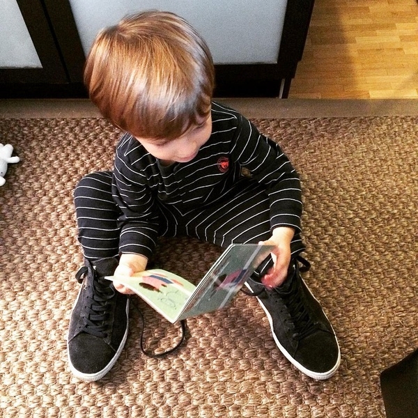 Charles en pleine lecture