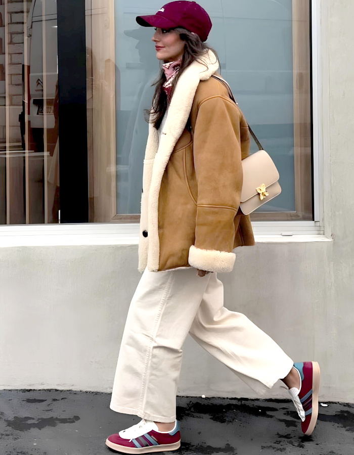 Peau lainée et jean blanc