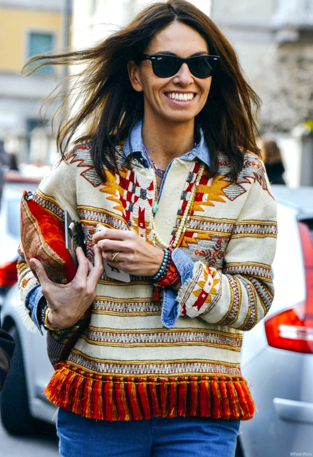 Pièce folk + denim = le bon mix