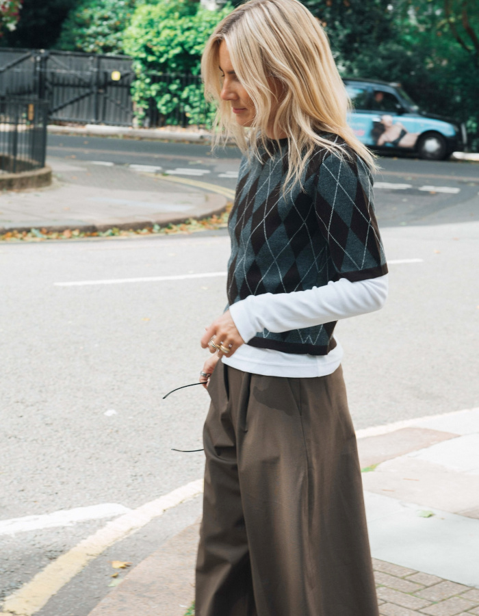 Pull rayé et pantalon large