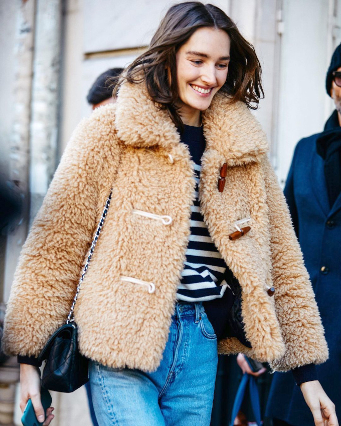 Manteau XXL et marinière