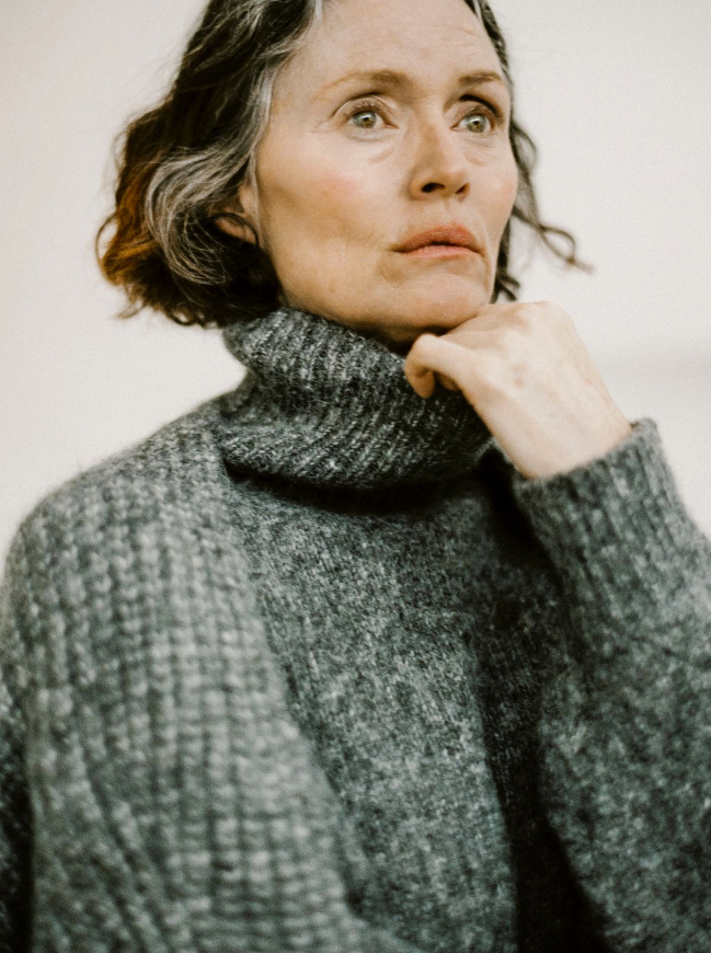 Entre camaïeu et textures, ce total look a tout bon !