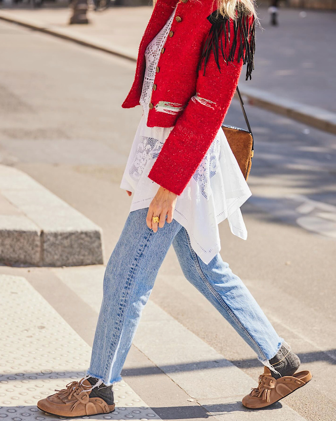 Mêlant vibrations boho et confort évident, ces mules ont tout bon !